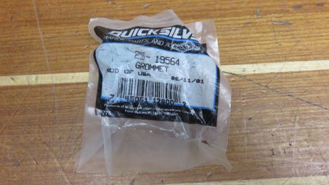 Mercury 25-19564 Genuine OEM XR10 Viking Magnum Outboard Bottom Cowling Grommet